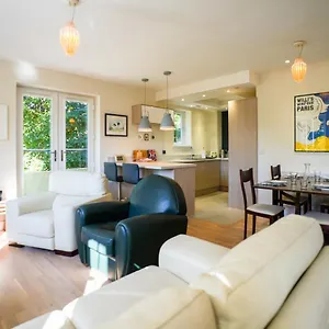 Royal Stuart Lane - Townhouse By The Bay With Parking Cardiff